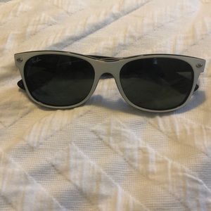 COPY - White Ray-Ban Wayfarer